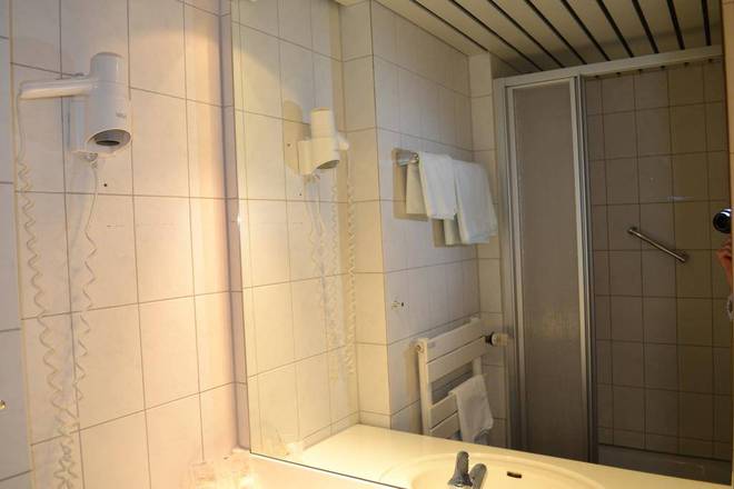 Hotel Minerva Garni, Dusseldorf