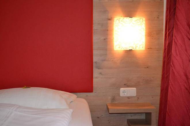 Hotel Minerva Garni, Dusseldorf