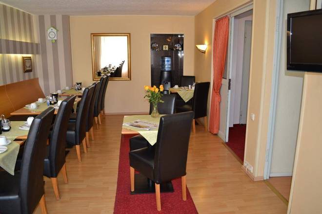 Hotel Minerva Garni, Dusseldorf