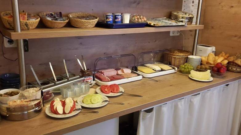 Hotel Minerva Garni, Dusseldorf