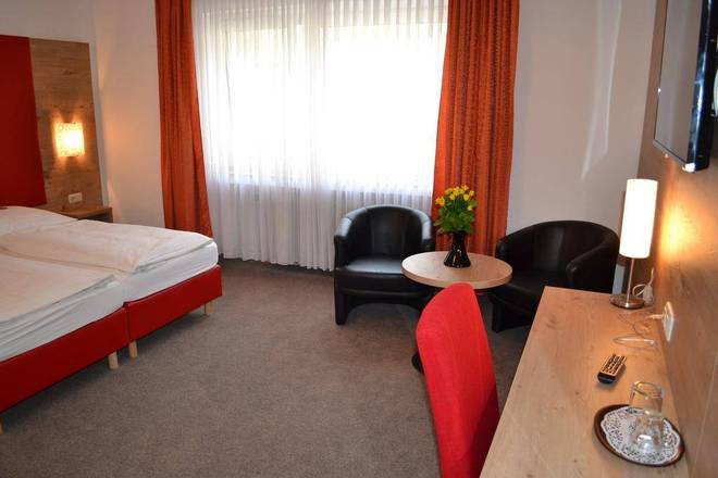 Hotel Minerva Garni, Dusseldorf