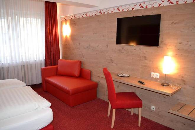 Hotel Minerva Garni, Dusseldorf