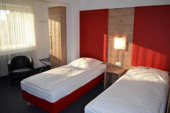 Hotel Minerva Garni, Dusseldorf