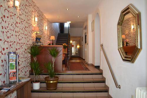 Hotel Minerva Garni, Dusseldorf