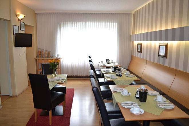 Hotel Minerva Garni, Dusseldorf