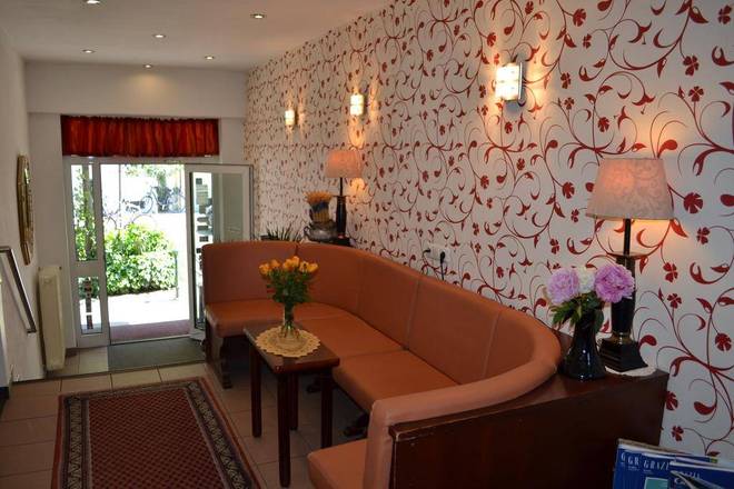 Hotel Minerva Garni, Dusseldorf