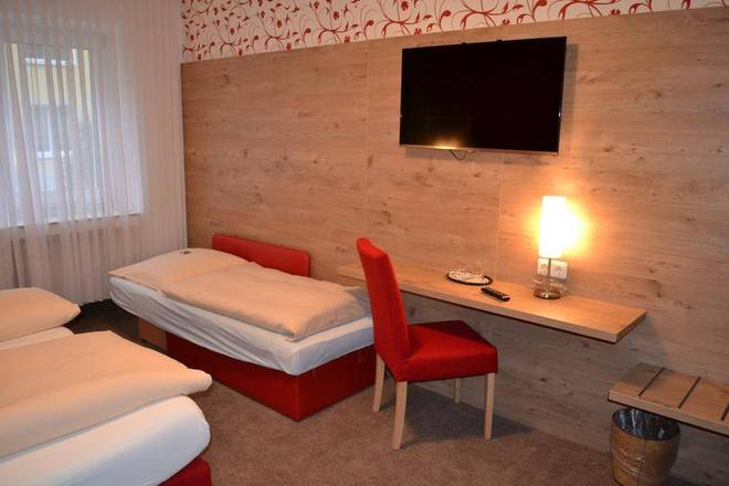 Hotel Minerva Garni, Dusseldorf