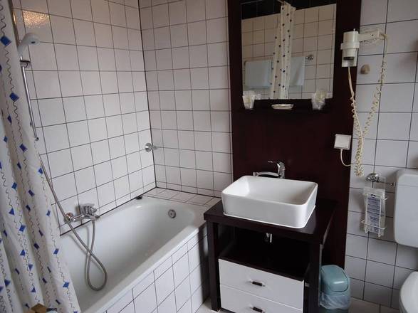 Hotel Minerva Garni, Dusseldorf