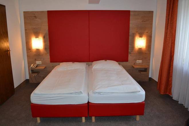 Hotel Minerva Garni, Dusseldorf